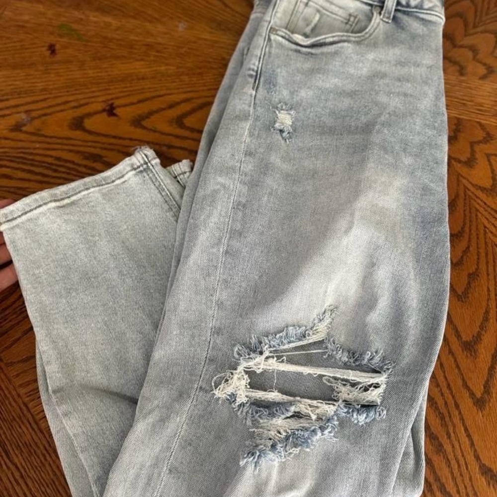 Gray Boyfriend Jeans with Distressed Details
